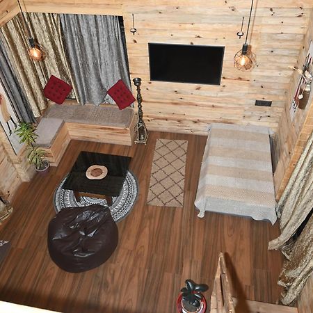 לינה וארוחת בוקר גווהטי The Cabin By The Bayou מראה חיצוני תמונה